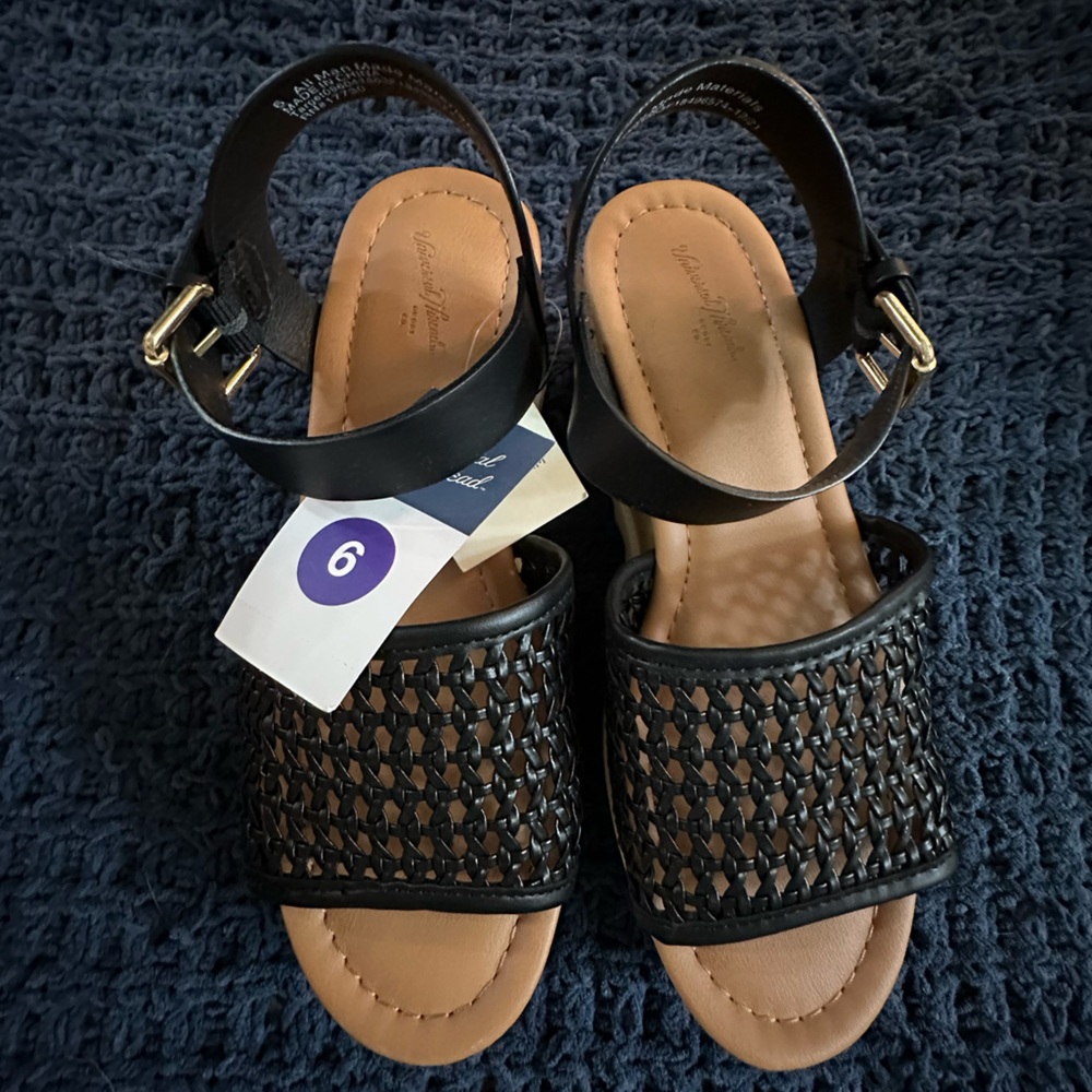 Women Size 6 sandals